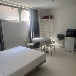 Studio met een King Size Bed